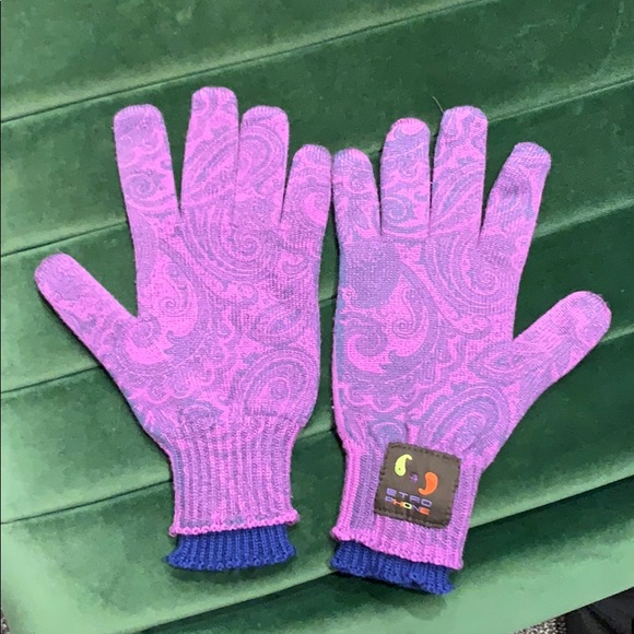 ETRO gloves with Bluetooth speaker and microphone - Picture 2 of 3
